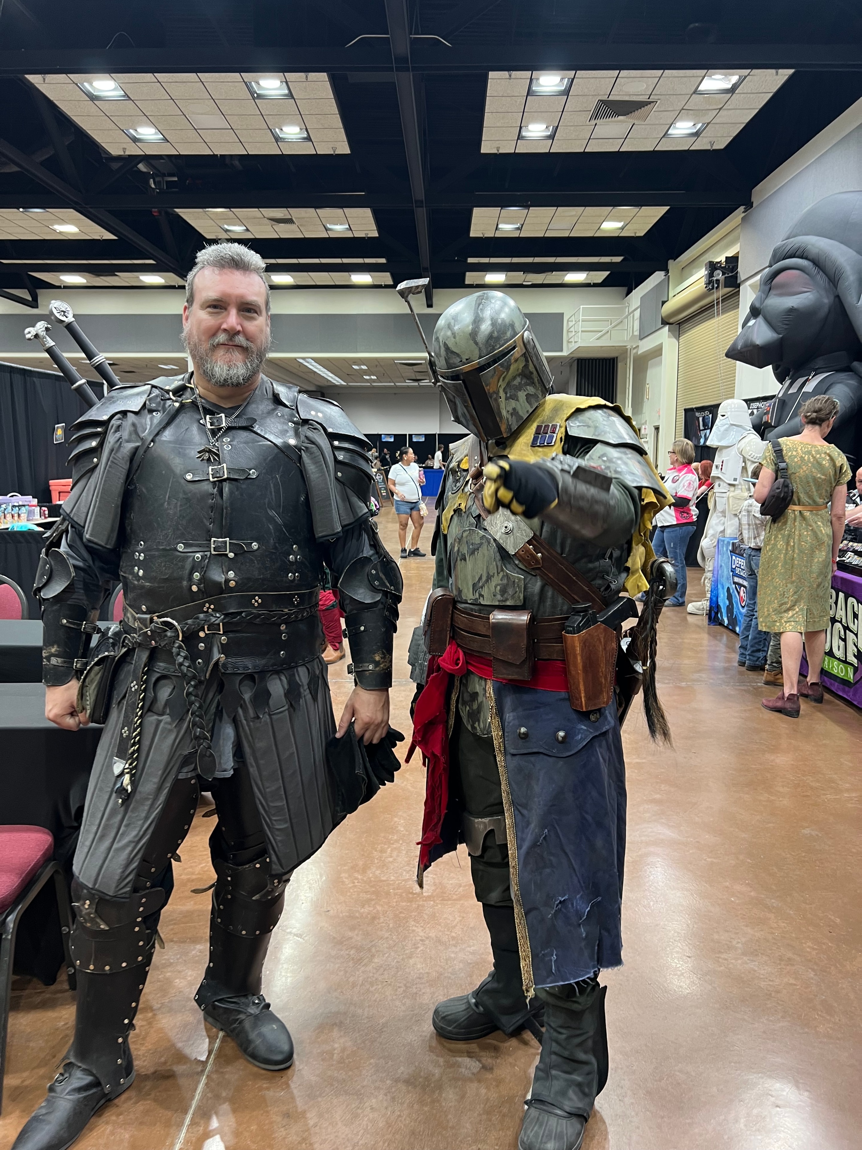 Cosplayers in detailed costumes at R2Doso Con