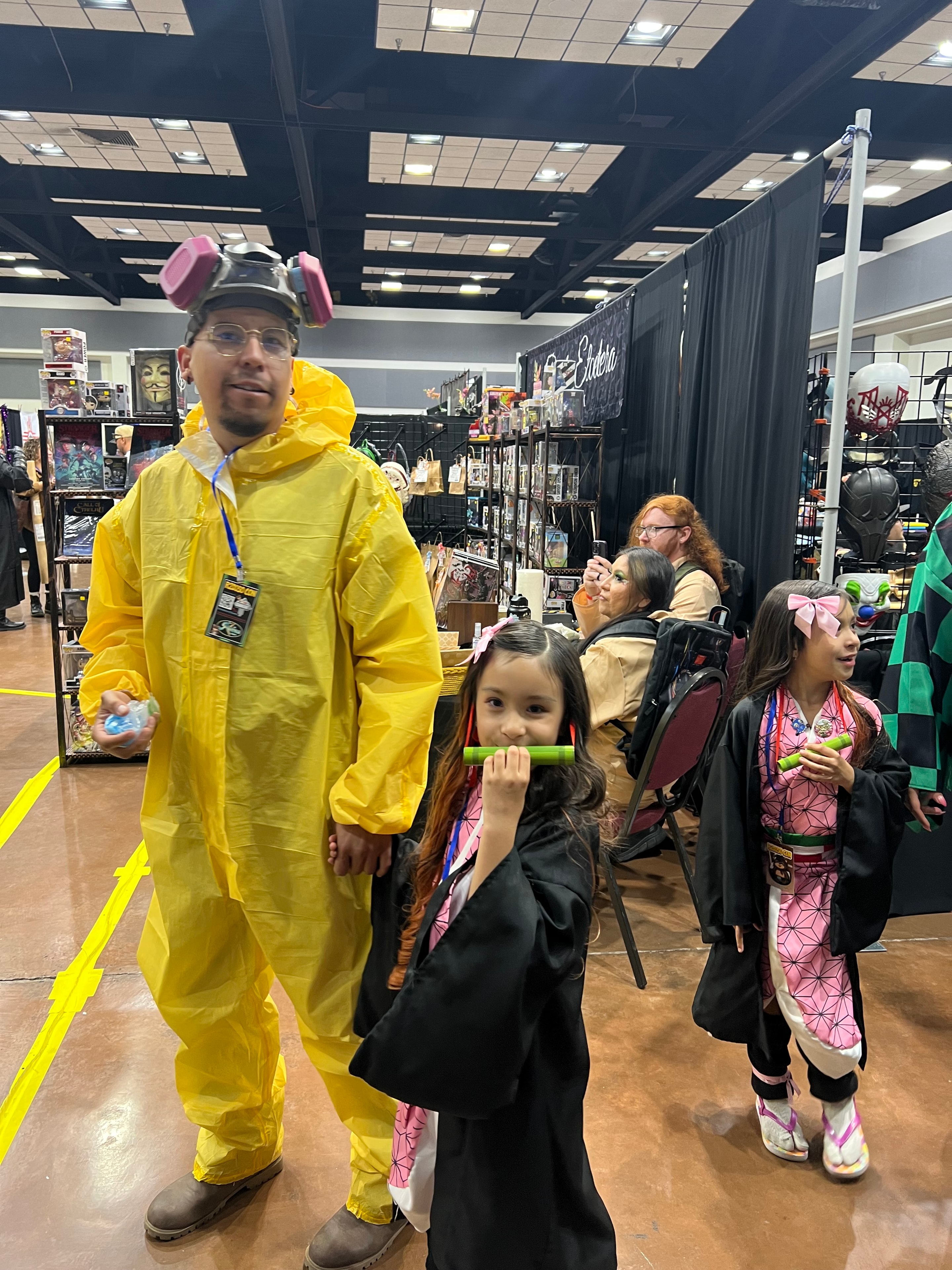 Family cosplay at R2Doso Con