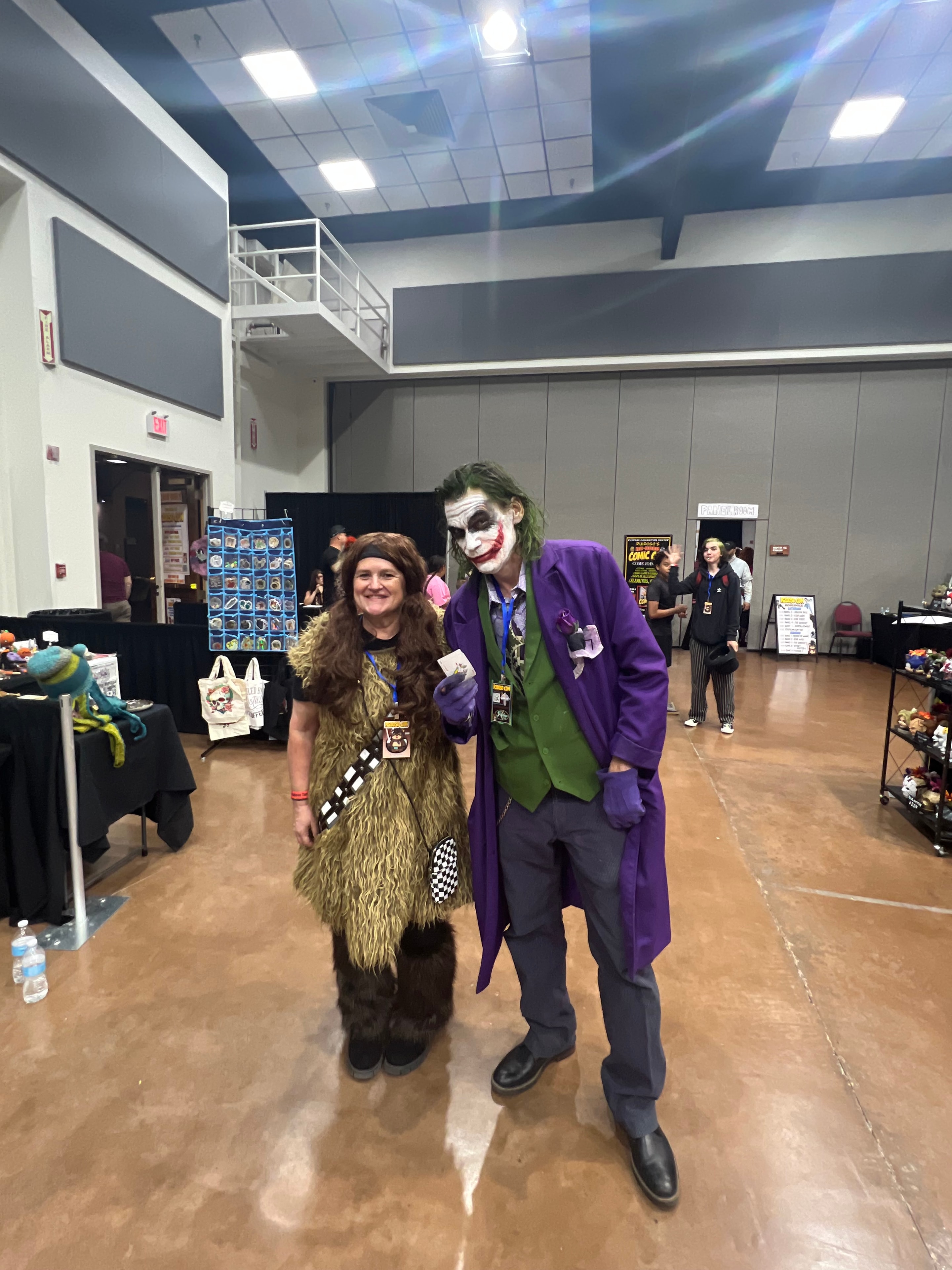 Joker and Chewbacca-inspired cosplay at R2Doso Con