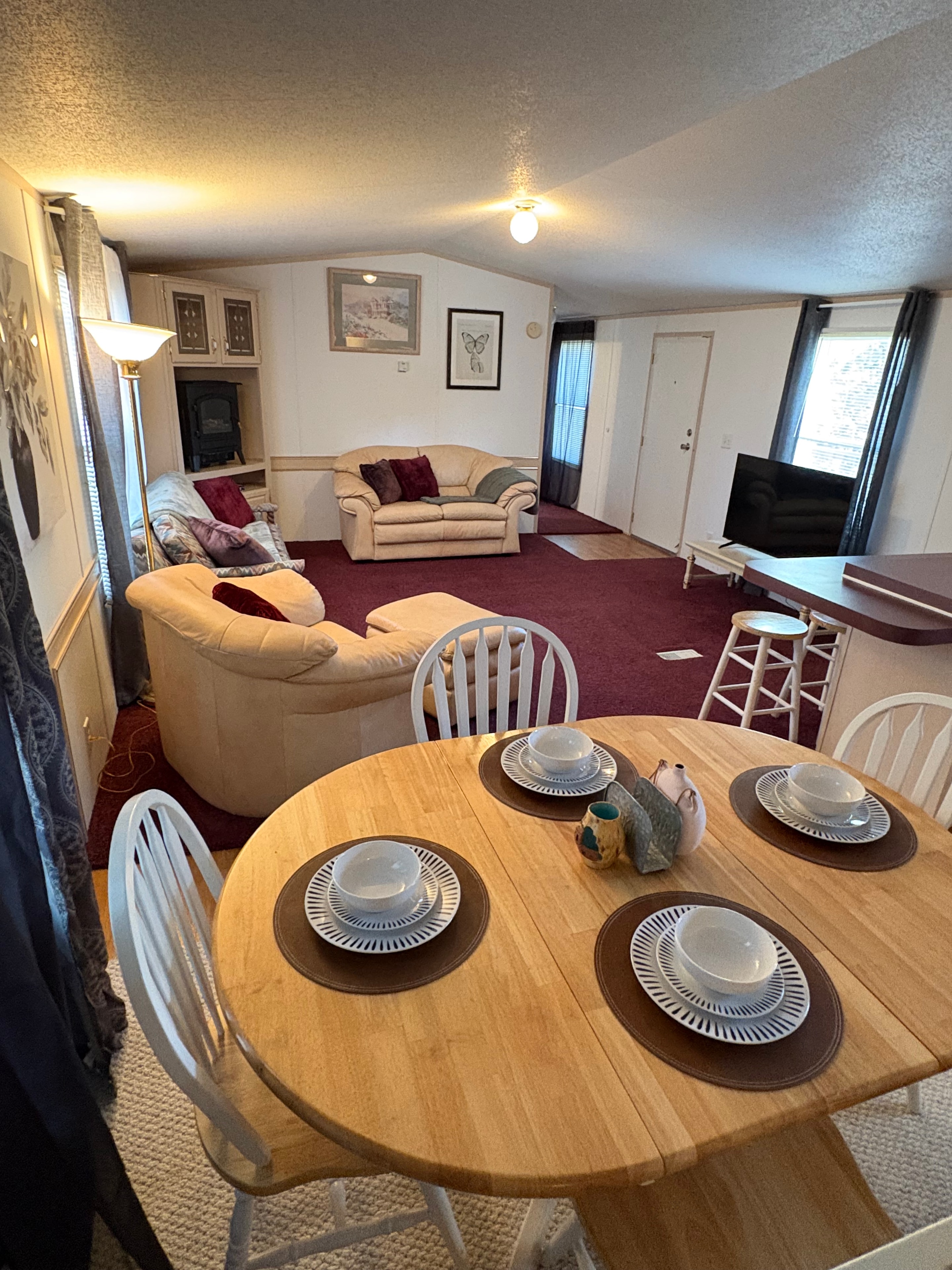 Living and dining area in a Ruidoso vacation rental
